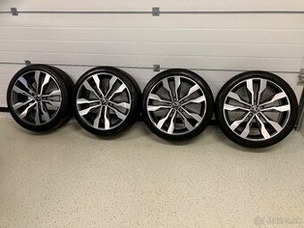 Letná sada org VW SUZUKA 5x112 8J ET47 225/40 R19