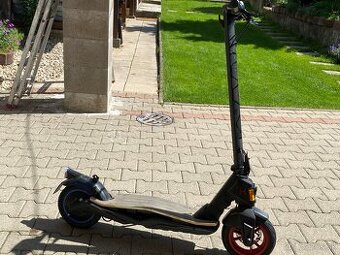 Bongo cecotec elektrická kolobežka