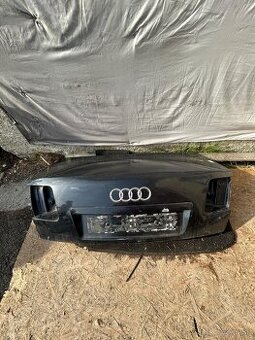 Audi a8 d3 kufor