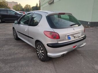 Peugeot 206 FACELIFT 1.1 benzín 44kw R.V2004