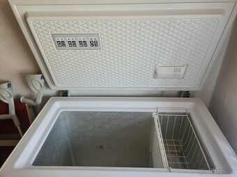 Mraziaci box 224 l