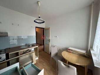 Na predaj slnečný 3-izbový byt s loggiou s krásnym výhľadom