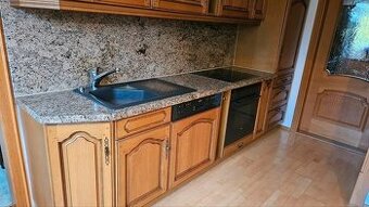 Masívna kuchynská linka z Nemecka so spotrebičmi