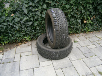 Predám 2x zimné pneu Goodyear 215/60 R17 96HXL