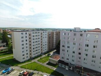 Na predaj veľkometrážny 4 izbový byt - 1