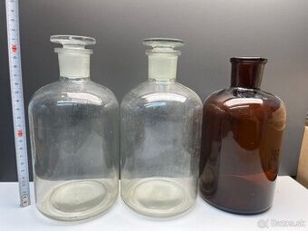 Laboratórne fľaše napr. na lektvary