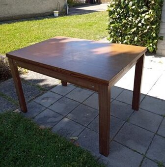 Jedálenský stôl - 1