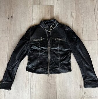 Čierna kožená bunda veľkosti S