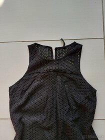 Madeira šaty stradivarius čierne a biele, s