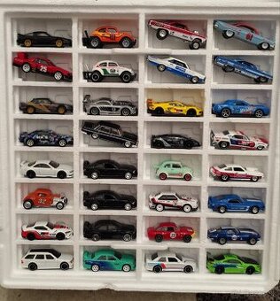Hot wheels premium vybalenky