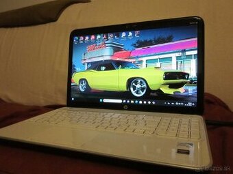 HP 15,6,256 GB SSD,8 GB ram,AMD 7600M,W11PRO