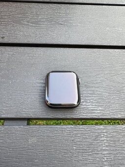 Apple Watch 6 - 44 mm.