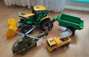Veľký traktor, vrtuľník, auto so zdvíhacou plošinou