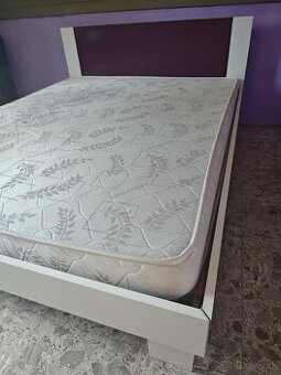Manželská posteľ