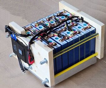 Predám Lifepo4 batériu - 51.2V 105ah , 5kW EVE 3,65V články