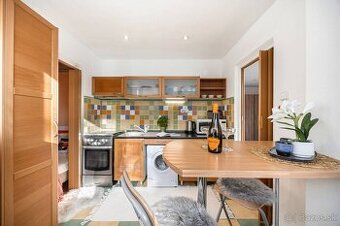 Na predaj 1,5 izbový byt s loggiou