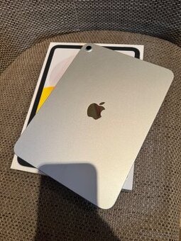 Tablet Apple iPad 11" (2025) Wi-Fi 128GB - strieborný