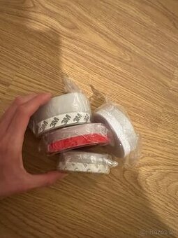 Silikónová paska na nalepením pod dvere alebo na boh dverí a