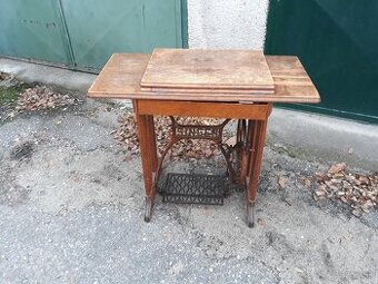 Stojany na stolík Singer,Veritas...