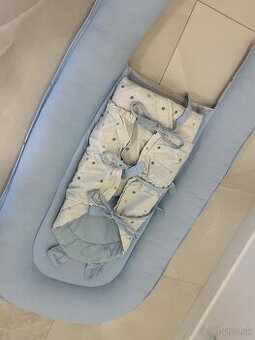 Hniezdo a zavinovačka