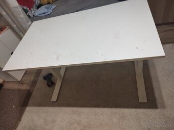 Vyskovo nastavitelny pisaci stol - IKEA 120x70