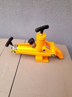 Hydraulický srážeč patek pneu včetně nožní pumpy