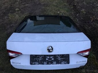 Zadný kufor škoda superb 3 sedan