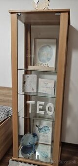 Presklená vitrína 185v 60š 40h