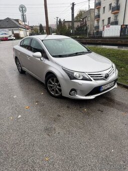 TOYOTA AVENSIS T27 FACELIFT DIESEL ROK 2013