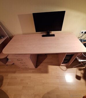 Skriňová zostava + pisací stôl