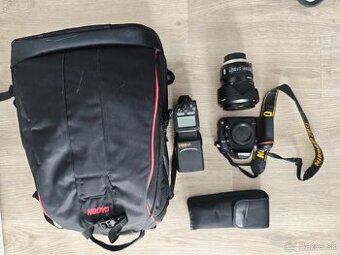 Predam objektiv tamron a blesk