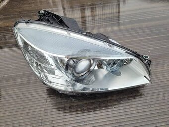 MERCEDES C W204 PRAVY XENON