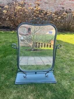 Kovové stolové zrkadlo