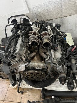 motor N63B44O0 4,4L 300kW Motor Kompletný