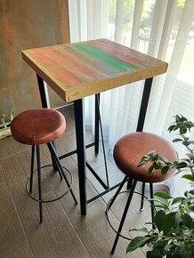 Teakový stôl s koženými stoličkami