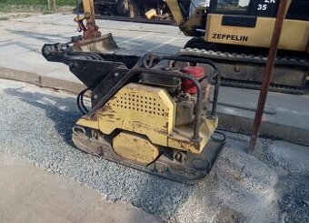 Predám veľkú, vibračnú dosku, s reverzom, hmotnosť 650 kg mo