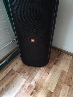 Predám JBL PartyBox 710