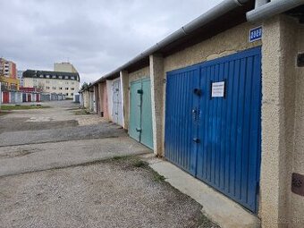 Garáž, na sídlisku Západ 1, SNV
