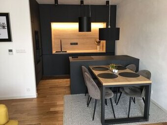 Nadštandardný byt (63 m²) s garážou v novostabe
