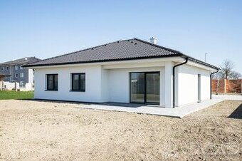BOSEN | Na predaj priestranný 4izbový rodinný dom v obci Krá