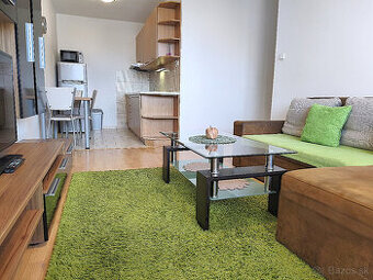 Pekný 1 a 1/2 izb. rekonštruovaný, SNP (Terasa), zariadený