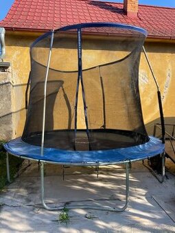 trampolína