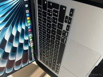 MackBook Air M4 2025
