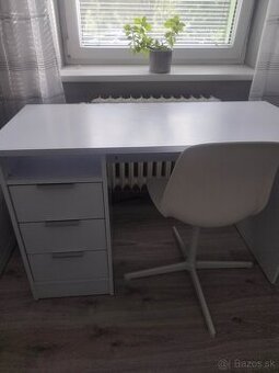 Študentský stôl so stoličkou