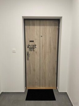 2izbový byt v novostavbe s balkónom, klímou, parkovanie