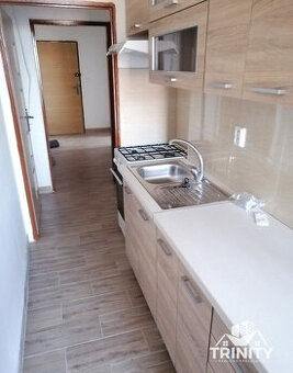 Na prenájom 2-izbový byt s balkónom v meste Nové Zámky