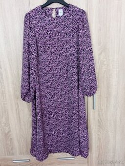 Kvetinkove fialové šaty s dlhým rukávom Xl