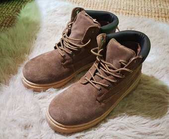 Predam nove nenosene zimne topanky velkost 44.