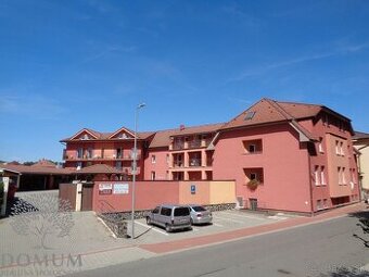 Ubytovacie zariadenie - Apartmánové byty Nové Mesto n/V, RED