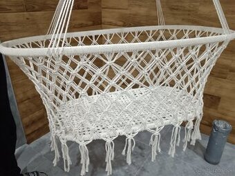 Macrame kolíska